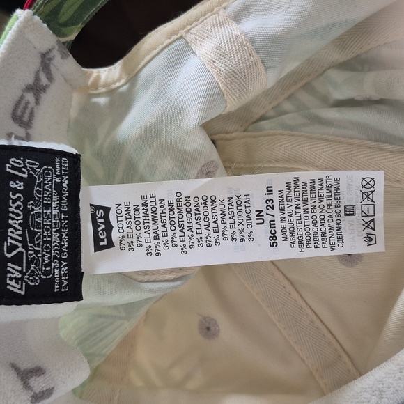 Levi's - Picture 4 of 4